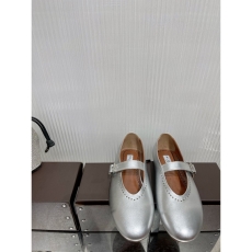 Other flat shoes